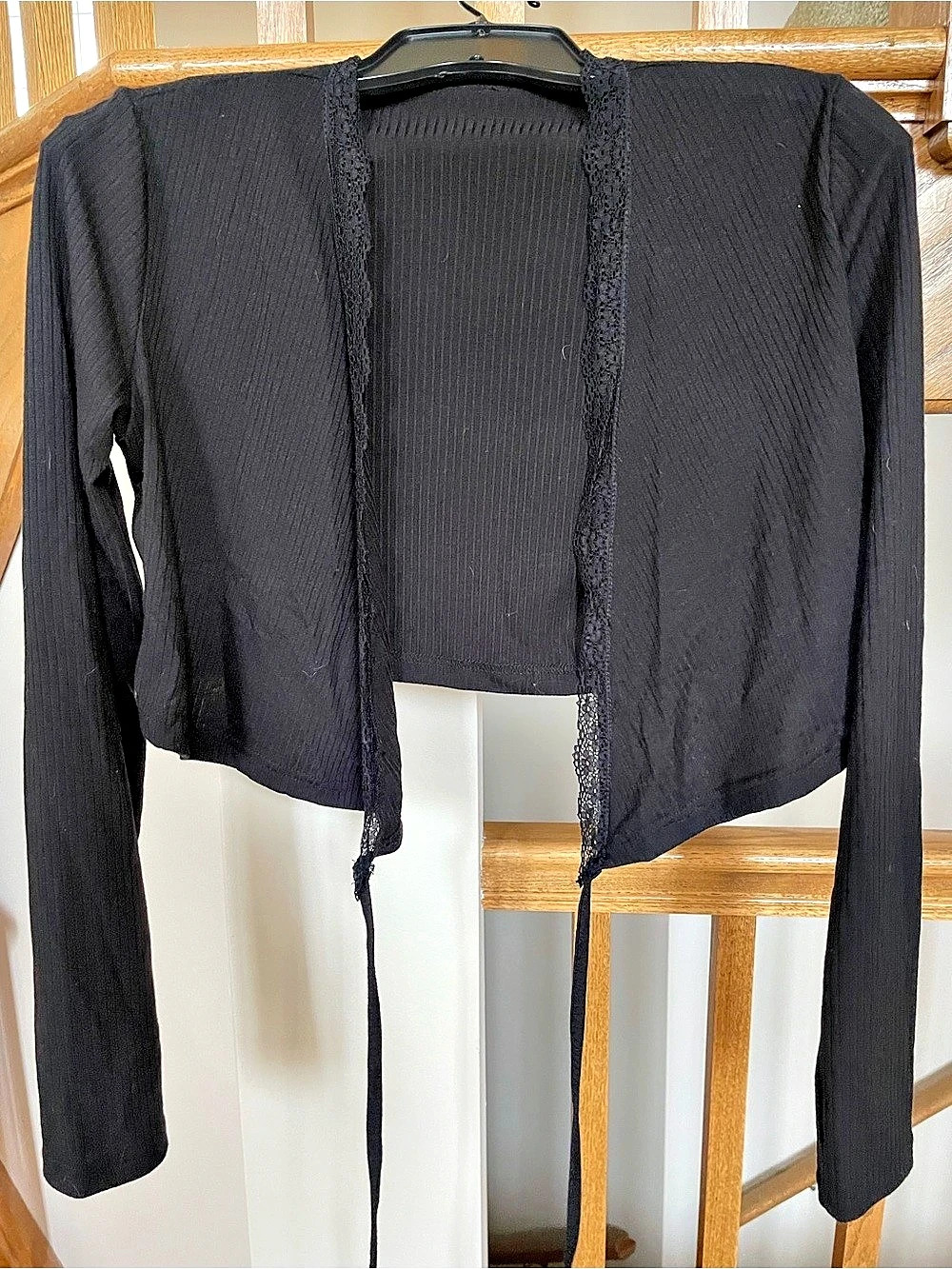 SHEIN Cropped Long Sleeve Shrug in Black Size Small Like New